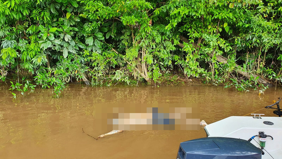 TIGA PEKAN TANPA KABAR, JASAD ABK BLUE WHILE XXII YANG TENGGELAM DITEMUKAN MENGAMBANG 1 TIGA PEKAN TANPA KABAR, JASAD ABK BLUE WHILE XXII YANG TENGGELAM DITEMUKAN MENGAMBANG 2
