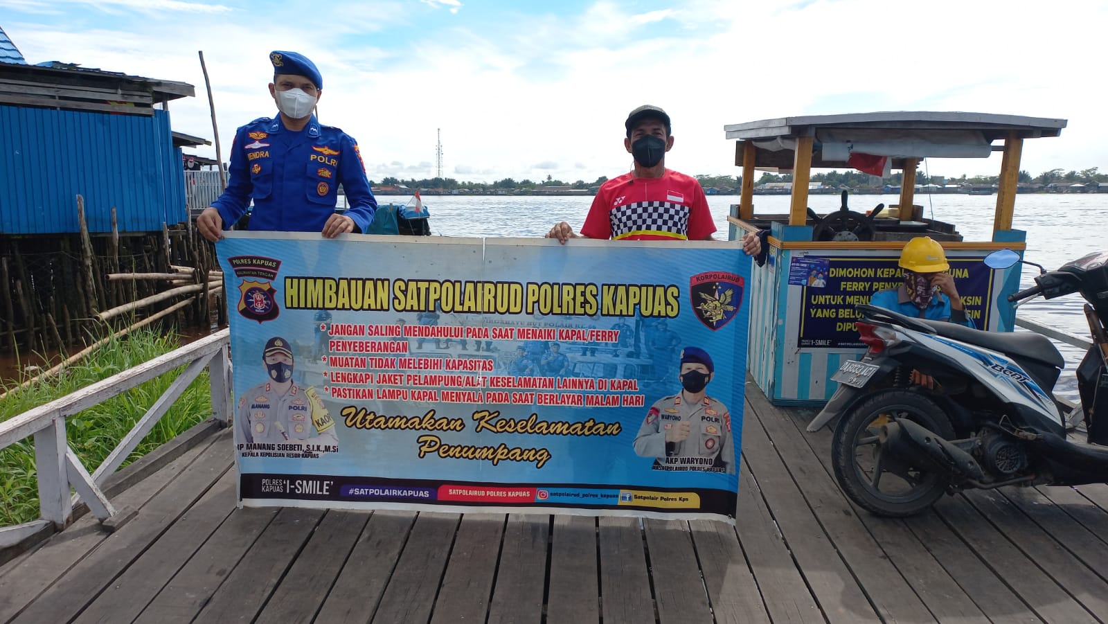 IMG-20220208-WA0028 Jaga Keselamatan, Sat Polair Polres Kapuas Beri Himbauan Kepada Masyarakat Di Wilayah Perairan. 1