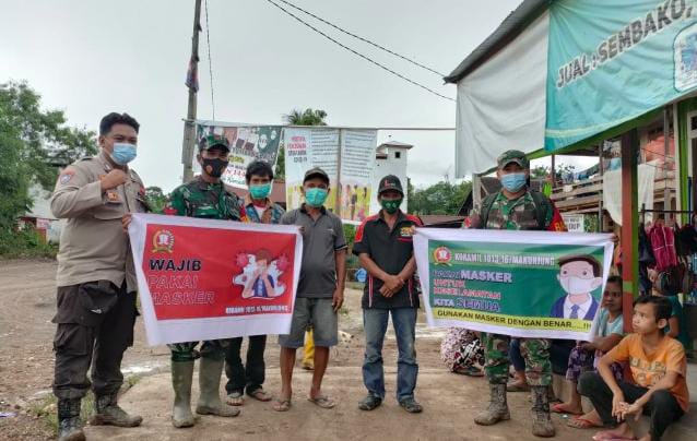 IMG-20220215-WA0001 TNI dan POLRI Tekan Covid-19, Imbau Warganya Melalui Brosur sekitar Jalan 1