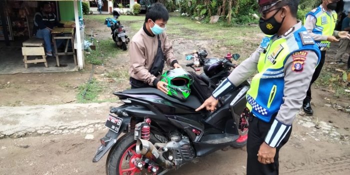 Saat Giat Rutin Satlantas Polres Bartim Tertibkan Penggunaan Kenalpol Bring 1 Saat Giat Rutin Satlantas Polres Bartim Tertibkan Penggunaan Kenalpol Bring 1