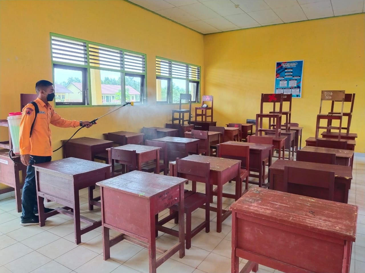 SISWA SMK-2 KASONGAN MENDADAK DIPULANGKAN KARENA COVID-19 1 SISWA SMK-2 KASONGAN MENDADAK DIPULANGKAN KARENA COVID-19 2