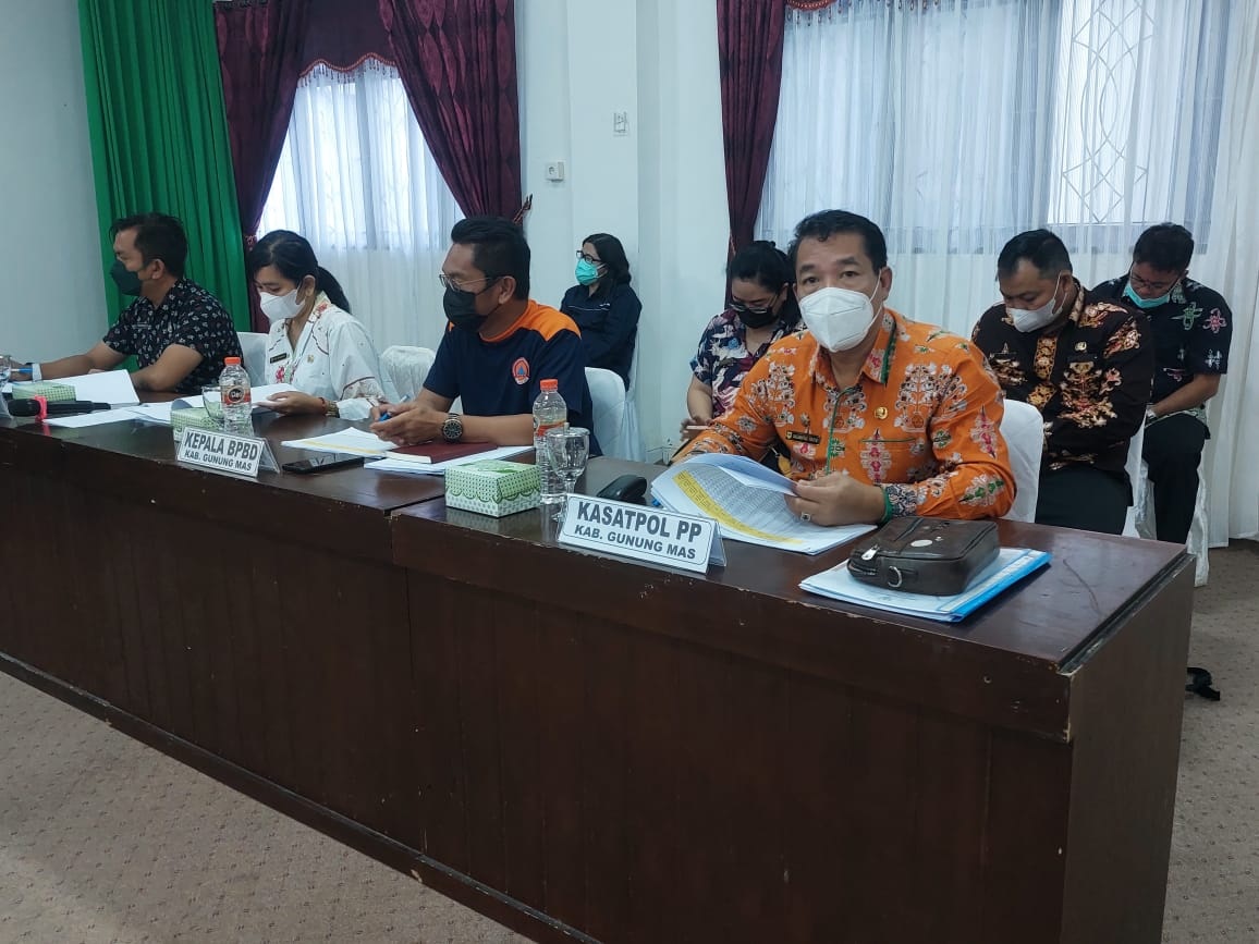 WABUP GUMAS : DAERAH CAPAI TARGET VAKSIN DIBERI REWARD 1 WABUP GUMAS : DAERAH CAPAI TARGET VAKSIN DIBERI REWARD 2