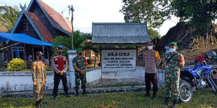 Polsek Balai Riam Amankan Perayaan Misa Pekan Suci, Di Gereja Santo Don Bosco 1 Polsek Balai Riam Amankan Perayaan Misa Pekan Suci, Di Gereja Santo Don Bosco 1
