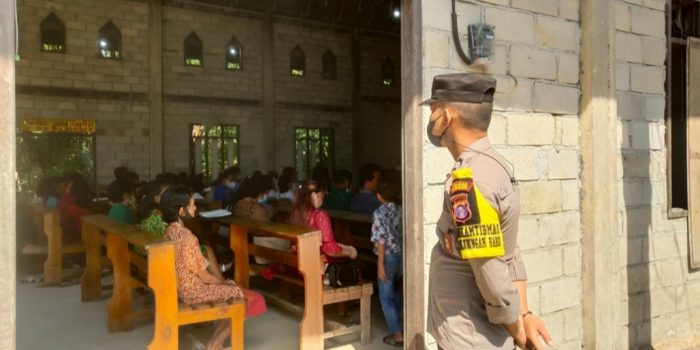 Amankan Kegiatan Ibadah, Polsek Balai Riam Patroli ke Gereja 1 Amankan Kegiatan Ibadah, Polsek Balai Riam Patroli ke Gereja 1