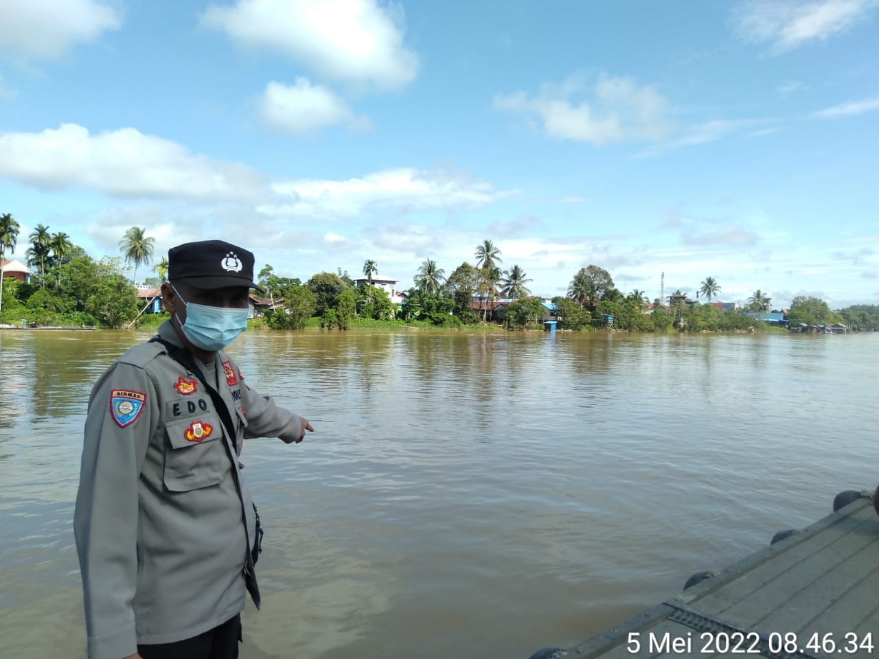 Polsek Kurun Rutin memantau Debit Air dan Patroli di sekitar sungai Kahayan. 1