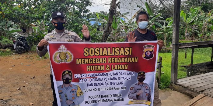Personel Polsek Pematang Karau Sosialisasikan Cegah Karhutla Kepada Masyarakat 1 Personel Polsek Pematang Karau Sosialisasikan Cegah Karhutla Kepada Masyarakat 1