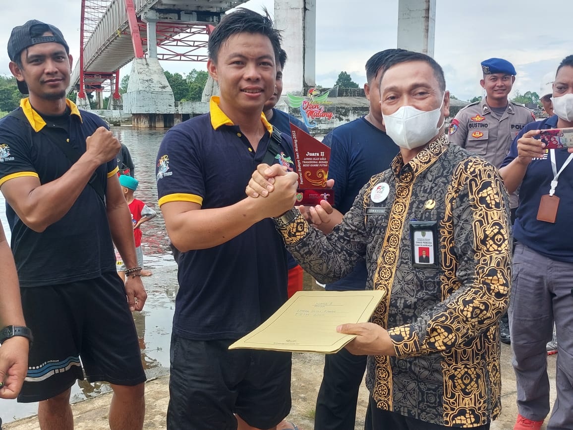 REGU PUTRA DAN PUTRI GUMAS SABET JUARA II LOMBA BESEI KAMBE PADA FBIM 1 REGU PUTRA DAN PUTRI GUMAS SABET JUARA II LOMBA BESEI KAMBE PADA FBIM 2