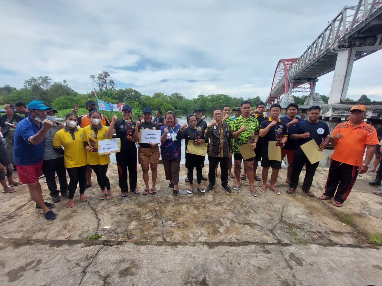 REGU PUTRA DAN PUTRI GUMAS SABET JUARA II LOMBA BESEI KAMBE PADA FBIM 2 REGU PUTRA DAN PUTRI GUMAS SABET JUARA II LOMBA BESEI KAMBE PADA FBIM 3