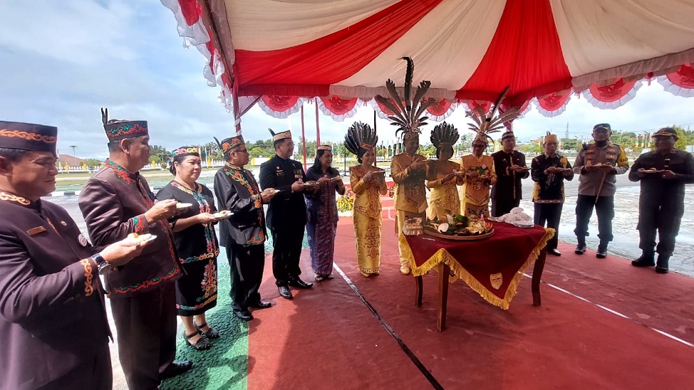 UPACARA HUT KE-20 KABUPATEN GUNUNG MAS, INI KATA BUPATI JAYA SAMAYA MONONG 5 UPACARA HUT KE-20 KABUPATEN GUNUNG MAS, INI KATA BUPATI JAYA SAMAYA MONONG 6