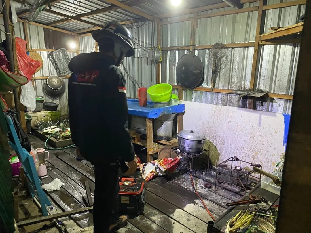 MASAK AIR, RUMAH MAKAN HAMPIR LUDES DI LALAP JAGO MERAH 1 MASAK AIR, RUMAH MAKAN HAMPIR LUDES DI LALAP JAGO MERAH 2
