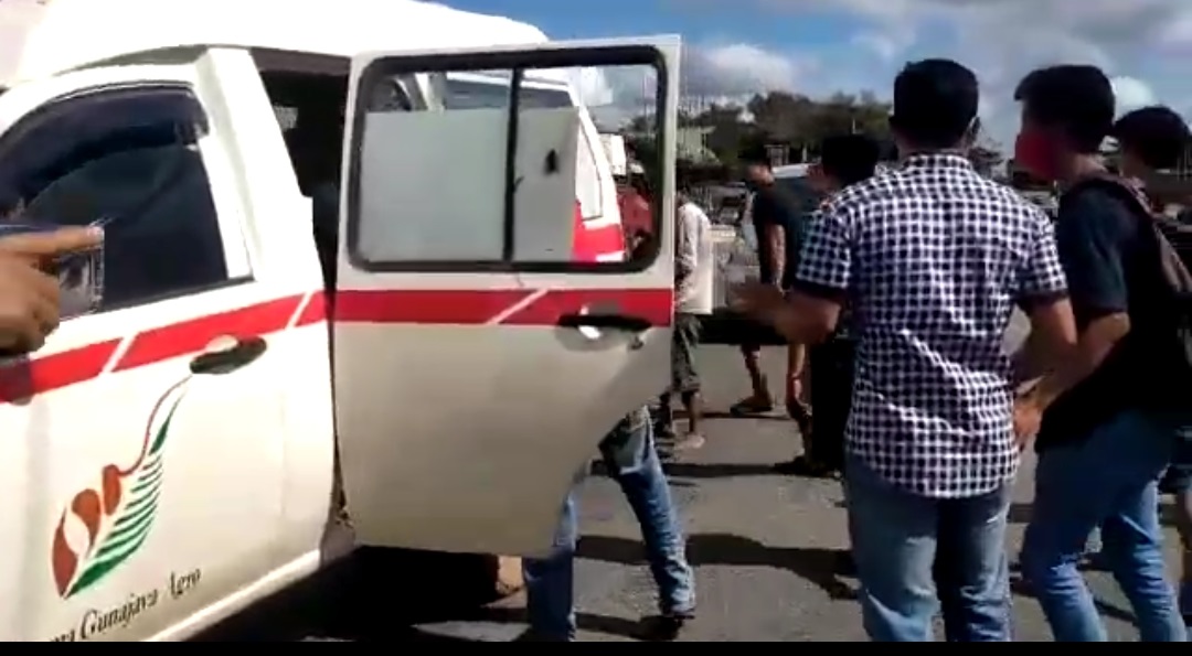 MOBIL AMBULANCE TABRAK SEPEDA MOTOR DI MUARA SIMPANG DEPAG KASONGAN 1 MOBIL AMBULANCE TABRAK SEPEDA MOTOR DI MUARA SIMPANG DEPAG KASONGAN 2