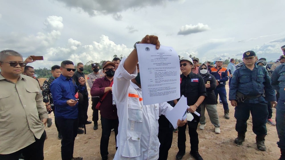KUNKER KOMISI IV DPR RI KE TAMBANG PT KEDAP SAYAAQ BERAKHIR DENGAN PENUTUPAN TAMBANG SECARA TIDAK WAJAR 2 KUNKER KOMISI IV DPR RI KE TAMBANG PT KEDAP SAYAAQ BERAKHIR DENGAN PENUTUPAN TAMBANG SECARA TIDAK WAJAR 3