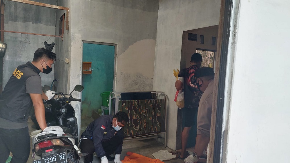 SOPIR TRUCK DITEMUKAN TEWAS TANPA BUSANA 1 SOPIR TRUCK DITEMUKAN TEWAS TANPA BUSANA 2
