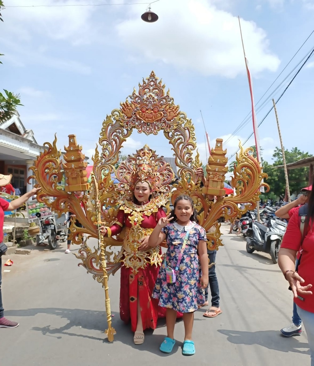 "KANIGORO CARNIVAL" PESERTA DAN PENONTON MEMBLUDAK, PAWAI BUDAYA KELURAHAN KANIGORO, HINGGA LARUT MALAM 2 "KANIGORO CARNIVAL" PESERTA DAN PENONTON MEMBLUDAK, PAWAI BUDAYA KELURAHAN KANIGORO, HINGGA LARUT MALAM 3