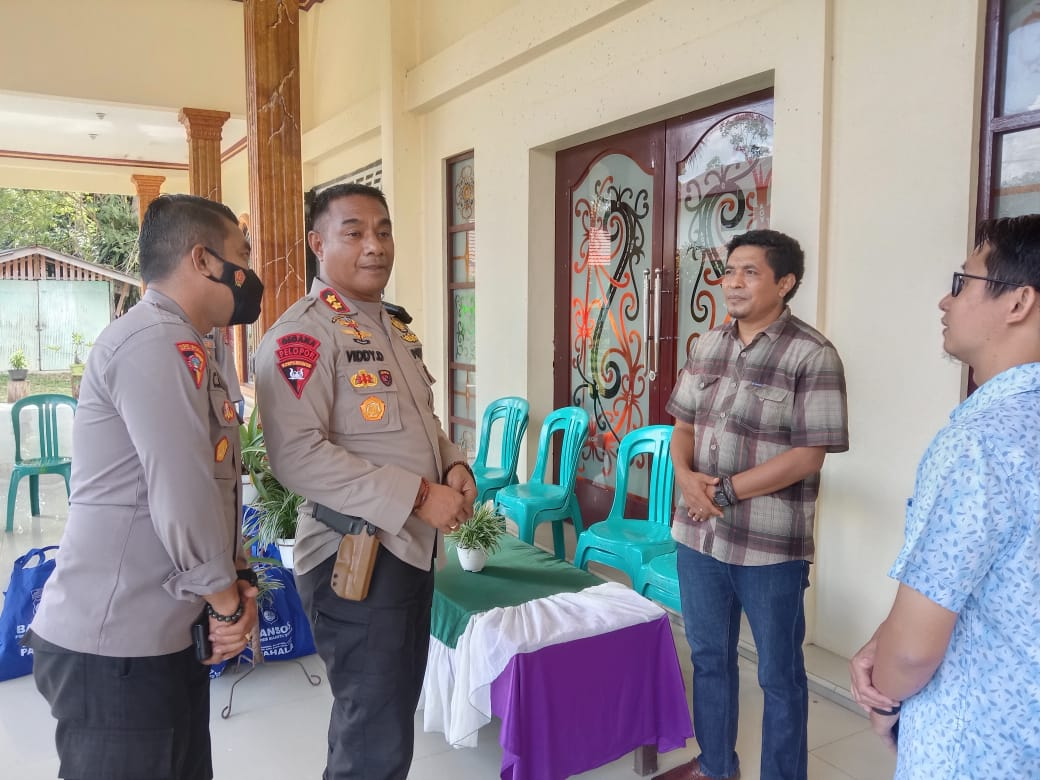 KAPOLRES BARTIM SALURKAN PAKET SEMBAKO KE SEJUMLAH RUMAH IBADAT 2 KAPOLRES BARTIM SALURKAN PAKET SEMBAKO KE SEJUMLAH RUMAH IBADAT 3
