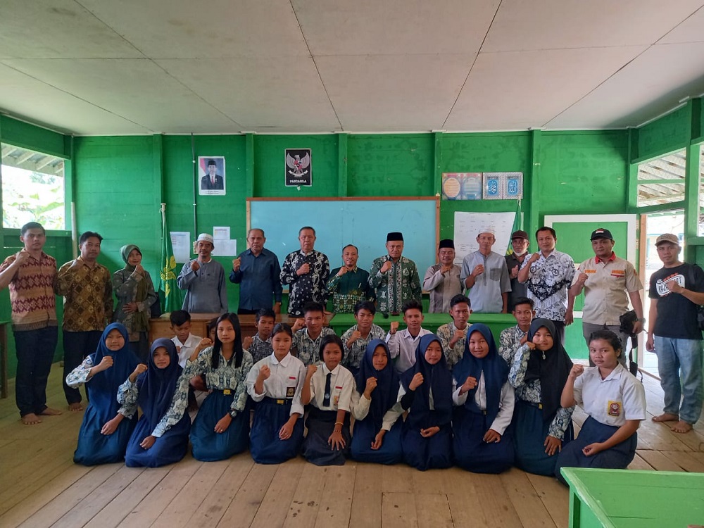 PENGURUS MUHAMMADIYAH KALTENG KONSOLIDASI KE PEDALAMAN KATINGAN 1 PENGURUS MUHAMMADIYAH KALTENG KONSOLIDASI KE PEDALAMAN KATINGAN 2