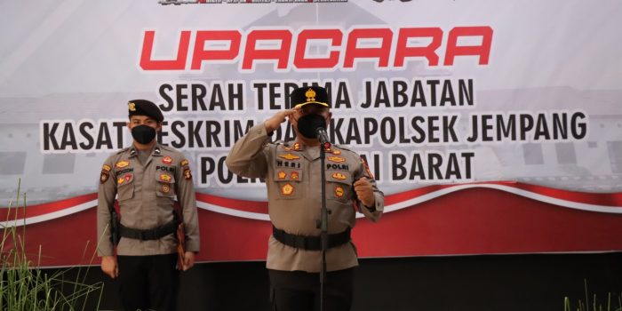 AKBP HERI RUSYAMAN S.I.K, M.H, PIMPIN SERTIJAB KASAT RESKRIM POLRES KUBAR DAN KAPOLSEK JEMPANG 1 AKBP HERI RUSYAMAN S.I.K, M.H, PIMPIN SERTIJAB KASAT RESKRIM POLRES KUBAR DAN KAPOLSEK JEMPANG 2