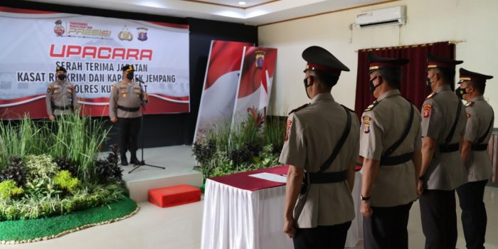 AKBP HERI RUSYAMAN S.I.K, M.H, PIMPIN SERTIJAB KASAT RESKRIM POLRES KUBAR DAN KAPOLSEK JEMPANG 2 AKBP HERI RUSYAMAN S.I.K, M.H, PIMPIN SERTIJAB KASAT RESKRIM POLRES KUBAR DAN KAPOLSEK JEMPANG 3