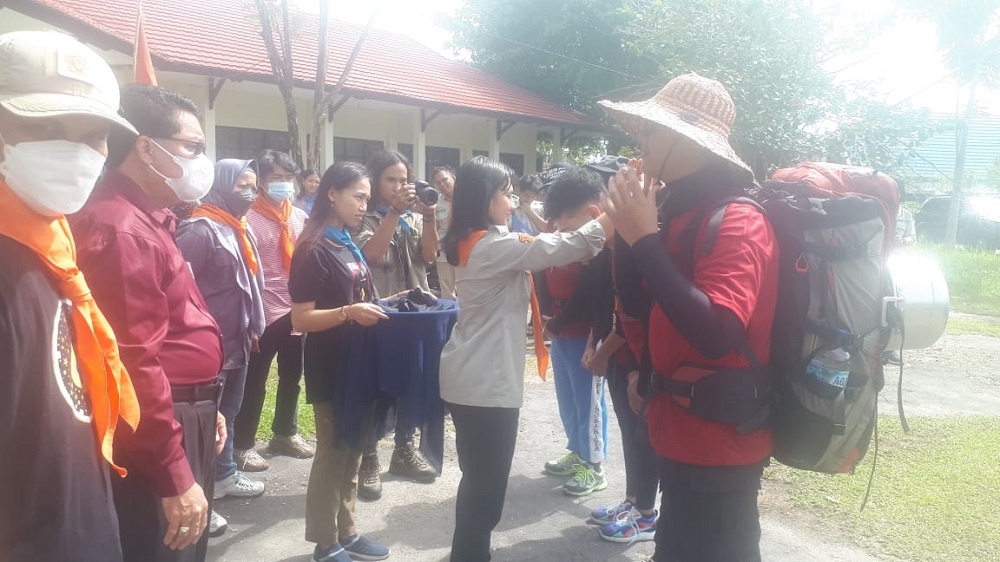 WAKIL DEKAN III FEB UPR LEPAS PESERTA DIKLATSAR COMODO MAPALA 1 WAKIL DEKAN III FEB UPR LEPAS PESERTA DIKLATSAR COMODO MAPALA 2