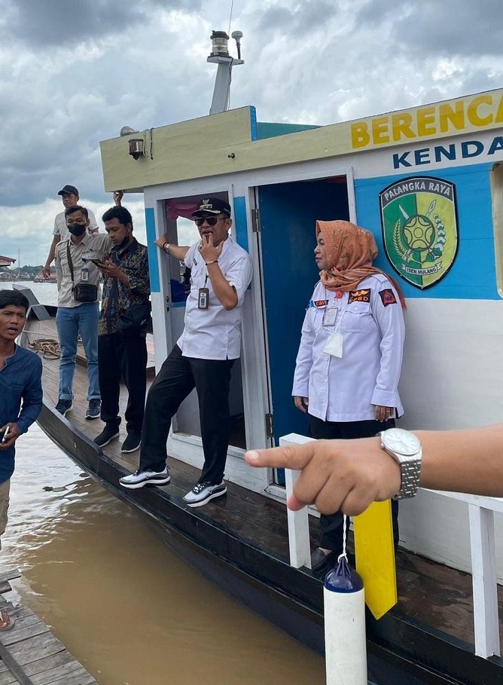 WALIKOTA PALANGKA RAYA TETAPKAN STATUS TANGGAP DARURAT USAI TIM GABUNGAN BPBD LAKUKAN SONAR AIR TERHADAP TANAH YANG ABRASI 1 WALIKOTA PALANGKA RAYA TETAPKAN STATUS TANGGAP DARURAT USAI TIM GABUNGAN BPBD LAKUKAN SONAR AIR TERHADAP TANAH YANG ABRASI 2