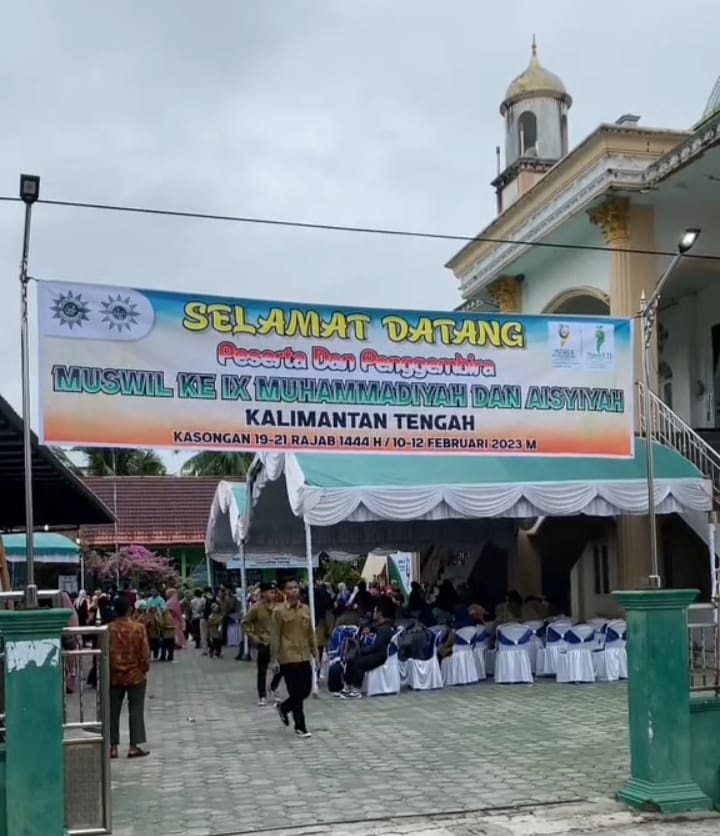 SEMARAKKAN MUSWIL MUHAMMADIYAH, KETUA DPW Prof.DR.AHMAD SYAR'I BUKA PENTAS SENI DAN BAZAR 1 SEMARAKKAN MUSWIL MUHAMMADIYAH, KETUA DPW Prof.DR.AHMAD SYAR'I BUKA PENTAS SENI DAN BAZAR 2