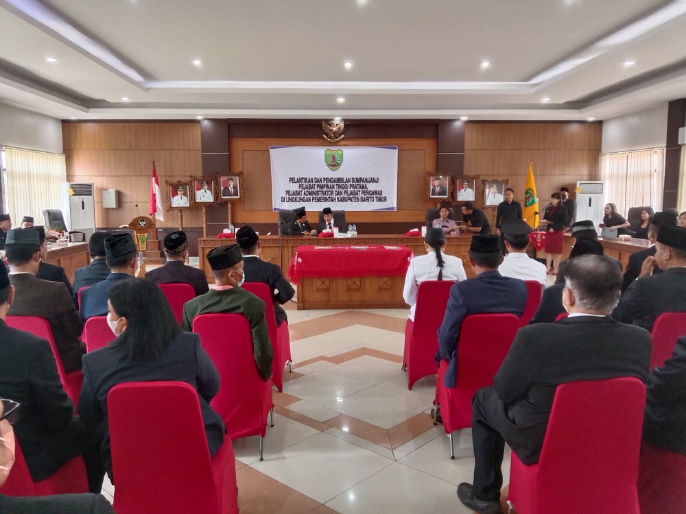 KEMBALI, BUPATI LANTIK 46 PEJABAT PEMKAB BARITO TIMUR 1 KEMBALI, BUPATI LANTIK 46 PEJABAT PEMKAB BARITO TIMUR 2