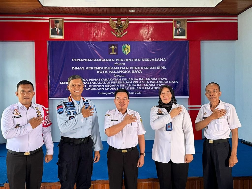 PEMUKTAHIRAN DATA, DINAS KEPENDUDUKAN DAN CATATAN SIPIL PALANGKA RAYA LAKUKAN PENANDATANGANAN PERJANJIAN KERJASAMA DENGAN LEMBAGA PERMASYARAKATAN 1 PEMUKTAHIRAN DATA, DINAS KEPENDUDUKAN DAN CATATAN SIPIL PALANGKA RAYA LAKUKAN PENANDATANGANAN PERJANJIAN KERJASAMA DENGAN LEMBAGA PERMASYARAKATAN 2
