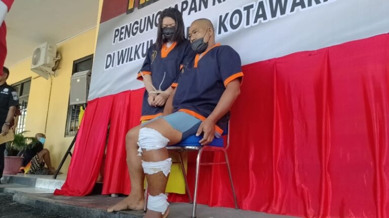 HEBOH.. PASUTRI CURI 13 UNIT SEPEDA MOTOR DI KOBAR 1 HEBOH.. PASUTRI CURI 13 UNIT SEPEDA MOTOR DI KOBAR 2