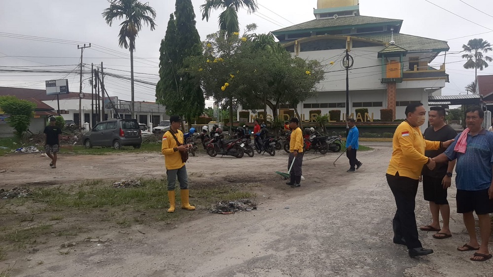 KERJA BAKTI MEMBERSIHKAN AREAL TPS BUKIT HINDU 3 KERJA BAKTI MEMBERSIHKAN AREAL TPS BUKIT HINDU 4