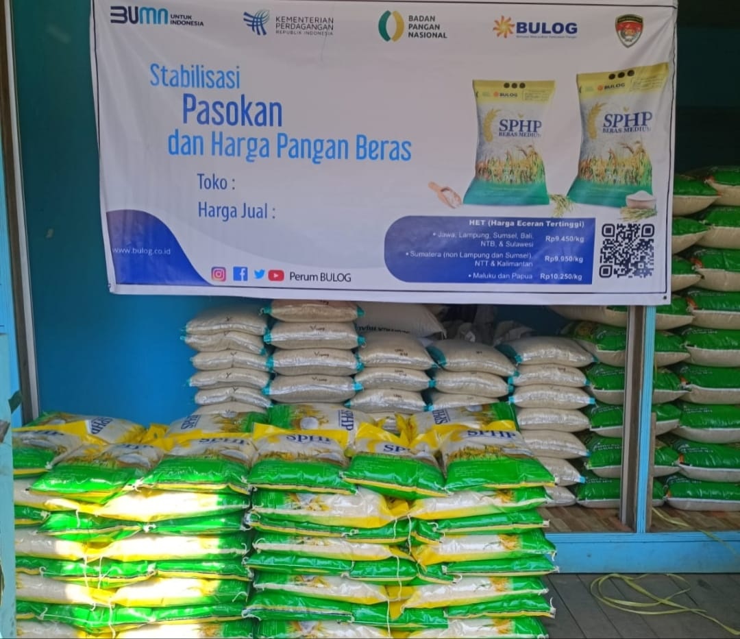 Program SPHP, Bulog Kapuas Distribusikan 7,5 Ton Beras Murah 2 Program SPHP, Bulog Kapuas Distribusikan 7,5 Ton Beras Murah 3