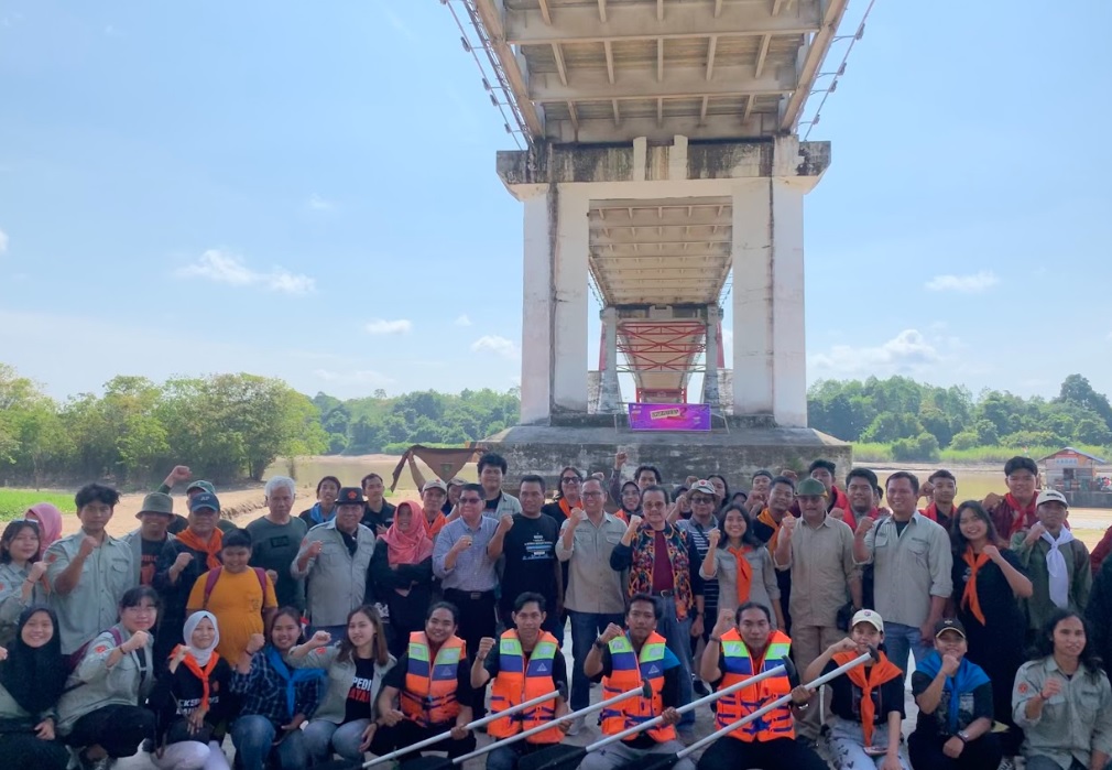 TERAS NARANG LEPAS PESERTA EKSPEDISI KAHAYAN II, BENTUK SEMANGAT GENERASI MUDA DALAM PELESTARIAN LINGKUNGAN 1 TERAS NARANG LEPAS PESERTA EKSPEDISI KAHAYAN II, BENTUK SEMANGAT GENERASI MUDA DALAM PELESTARIAN LINGKUNGAN 2