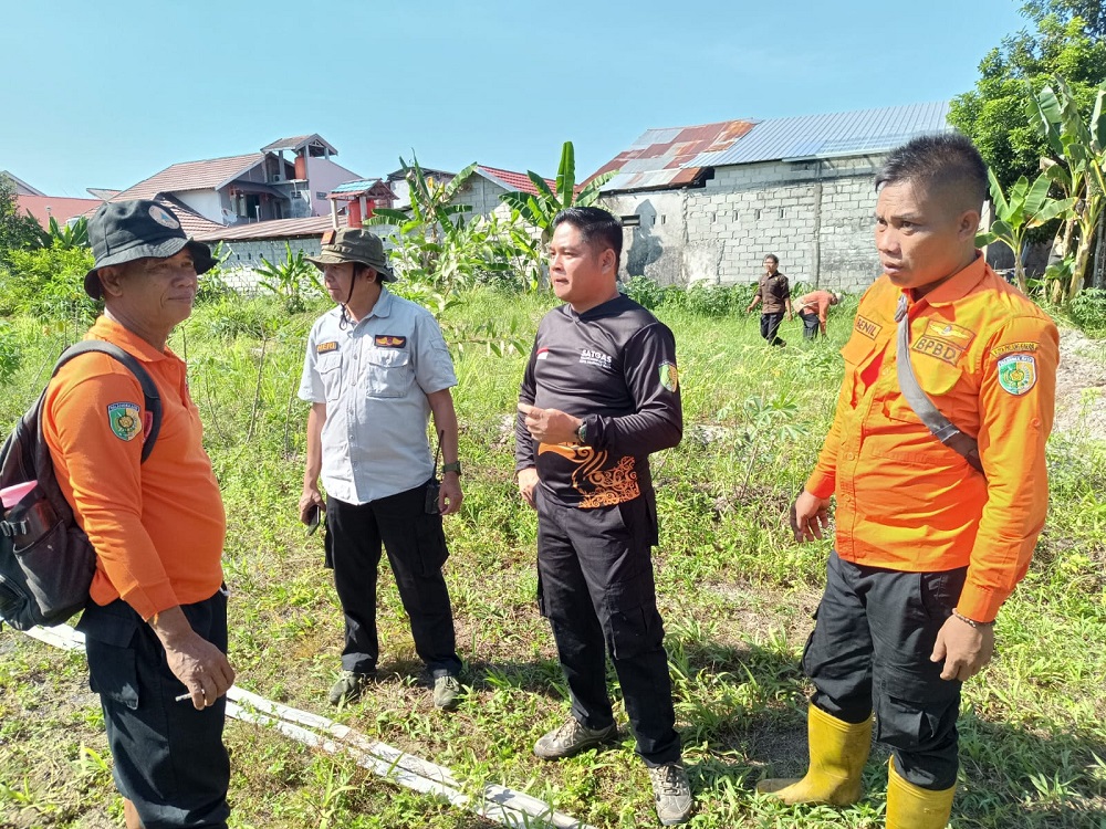 POLDA KALTENG TEGASKAN AKAN PROSES PELAKU PEMBAKARAN LAHAN SECARA SENGAJA. ERLAN : PIDANANYA 10 TAHUN PENJARA 1 POLDA KALTENG TEGASKAN AKAN PROSES PELAKU PEMBAKARAN LAHAN SECARA SENGAJA. ERLAN : PIDANANYA 10 TAHUN PENJARA 2