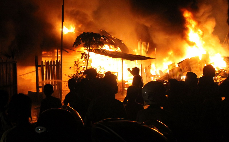 Tragis, Lansia Tewas Dalam Kebakaran 7 Rumah di Gambut 1