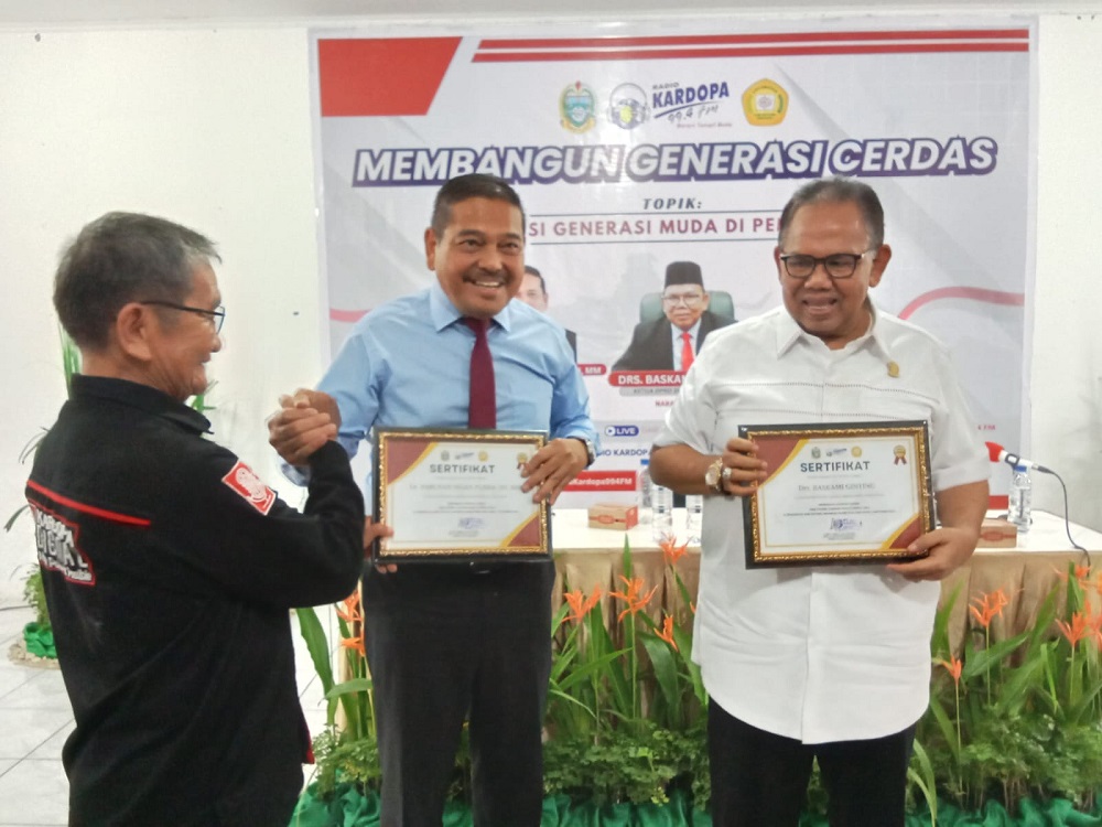Calon Anggota DPD RI, DR Parlindungan Purba: Jadilah Pemilih Cerdas, Ingat…Salah Supir Kita Akan Dibawa ke Neraka 1 Calon Anggota DPD RI, DR Parlindungan Purba: Jadilah Pemilih Cerdas, Ingat…Salah Supir Kita Akan Dibawa ke Neraka 2