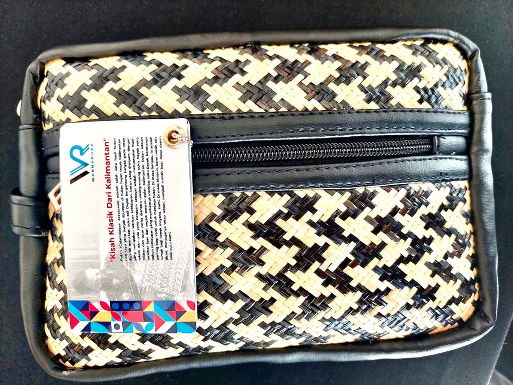 One UPT One Brand: Tas Rotan Warna Rupa dari Rutan Palangka Raya Kalteng Menjadi Sorotan Nasional dalam Sarasehan Kekayaan Intelektual 1 One UPT One Brand: Tas Rotan Warna Rupa dari Rutan Palangka Raya Kalteng Menjadi Sorotan Nasional dalam Sarasehan Kekayaan Intelektual 2