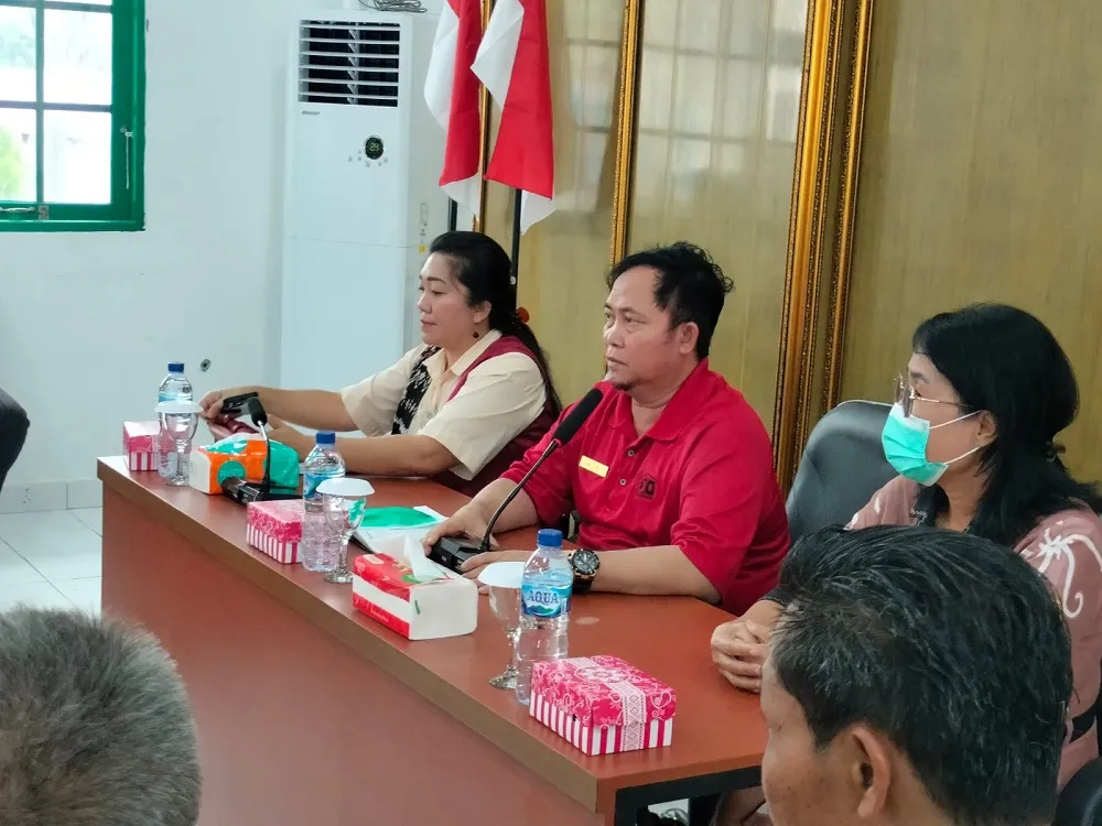 Pejabat Bupati Katingan Saiful: Selama Pasien Masih Bisa Ditangani Jangan Dirujuk! 1 Pejabat Bupati Katingan Saiful: Selama Pasien Masih Bisa Ditangani Jangan Dirujuk! 2