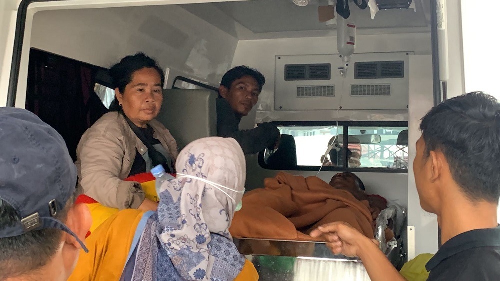 Jalani Operasi, Korban Konflik Antara Masyarakat dan PT HMBP Seruyan Dirujuk ke RSUD Ulin Banjarmasin 1 Jalani Operasi, Korban Konflik Antara Masyarakat dan PT HMBP Seruyan Dirujuk ke RSUD Ulin Banjarmasin 2
