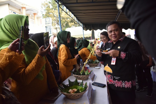 Festival Menghampar Wadai Upaya Lestarikan Kekayaan Kuliner di Kobar 3