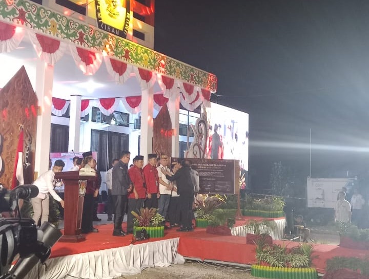 Sah! Jaya-Efrensia Nomor 1, Kusnadi-Daldin Nomor 2 1 Sah! Jaya-Efrensia Nomor 1, Kusnadi-Daldin Nomor 2 2